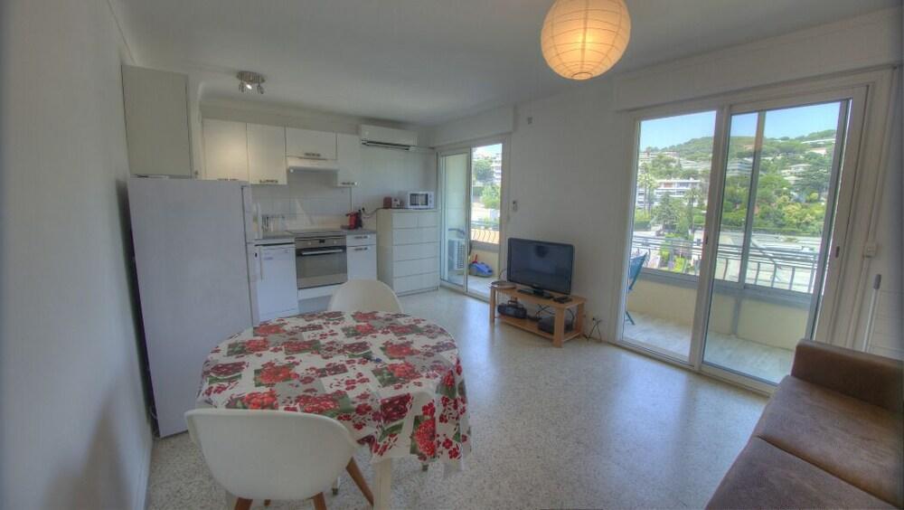 Studio 3 Etoiles Vue Mer 150M Plages Parking Clim Wifi Κάννες Εξωτερικό φωτογραφία
